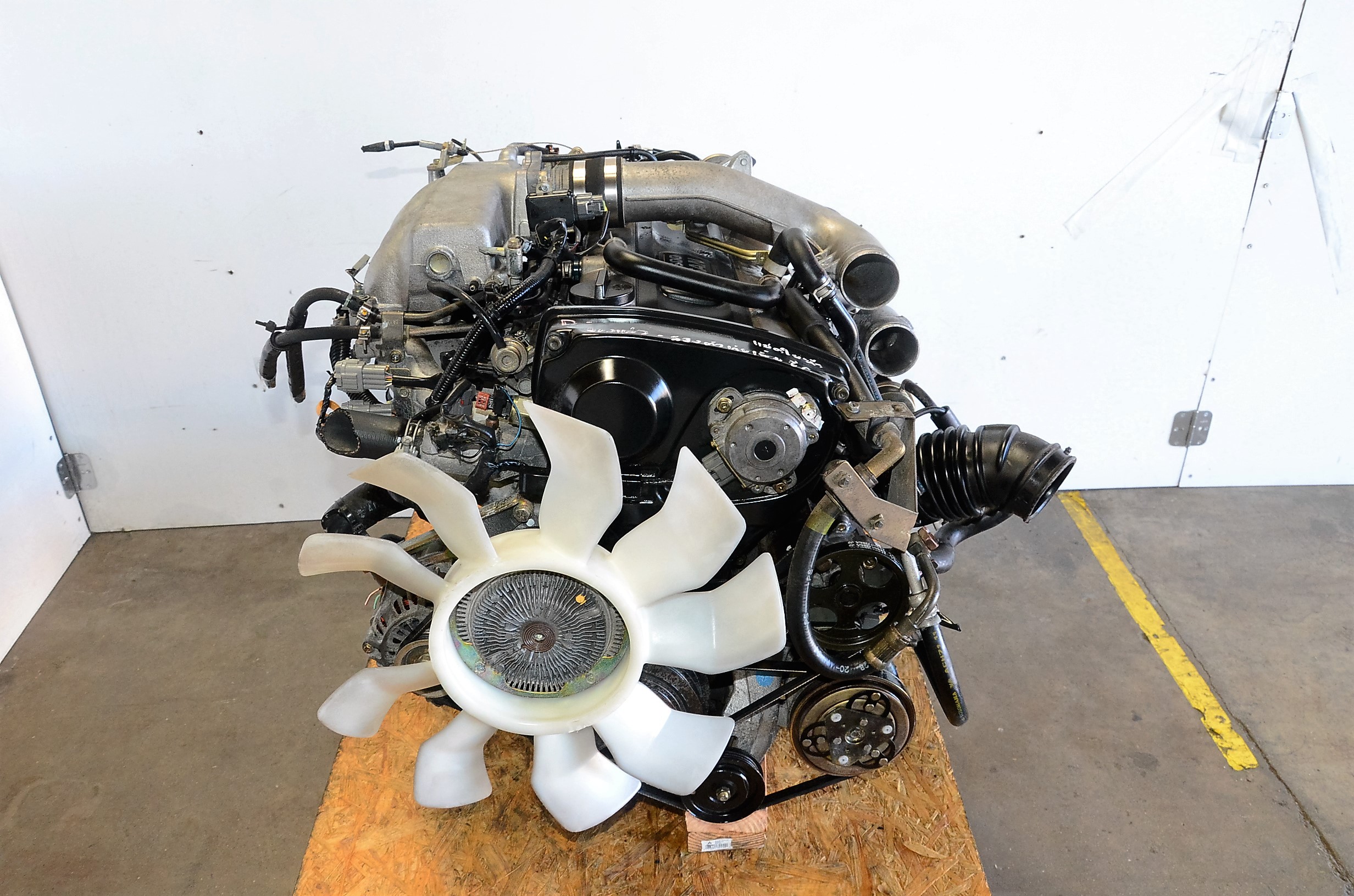 JDM Nissan Skyline  RB25DET  Turbo Engine Only: Image 1