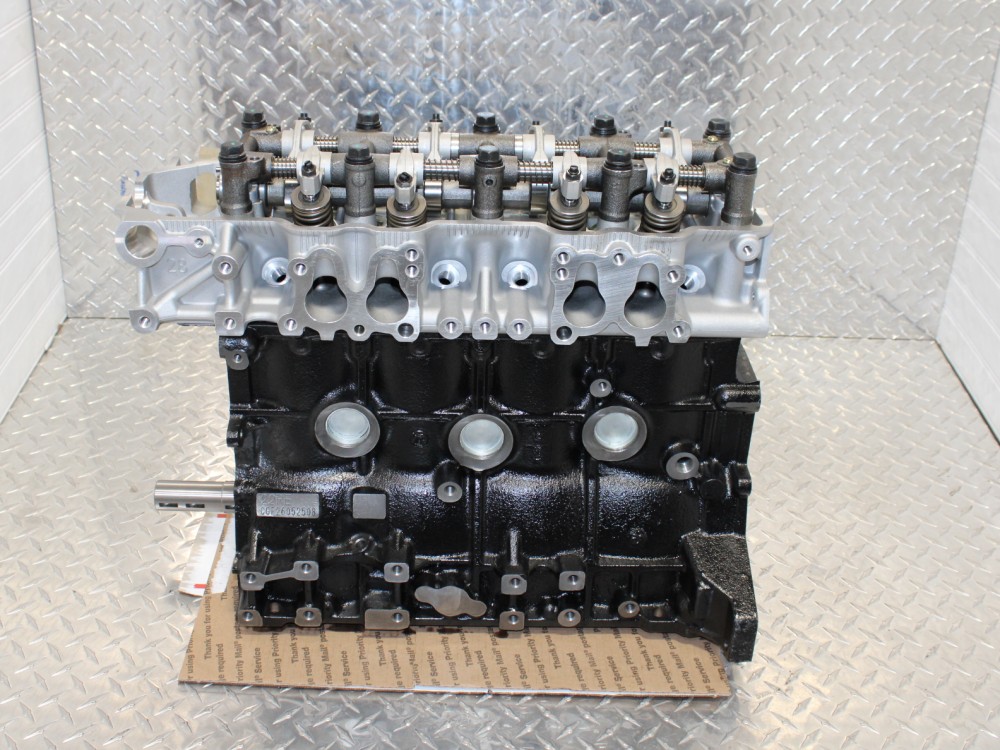 1981-1995 TOYOTA PICKUP 2.4L ENGINE 22R-E JDM 4-CYL ENGINE 22RE BRAND NEW ZERO MILE