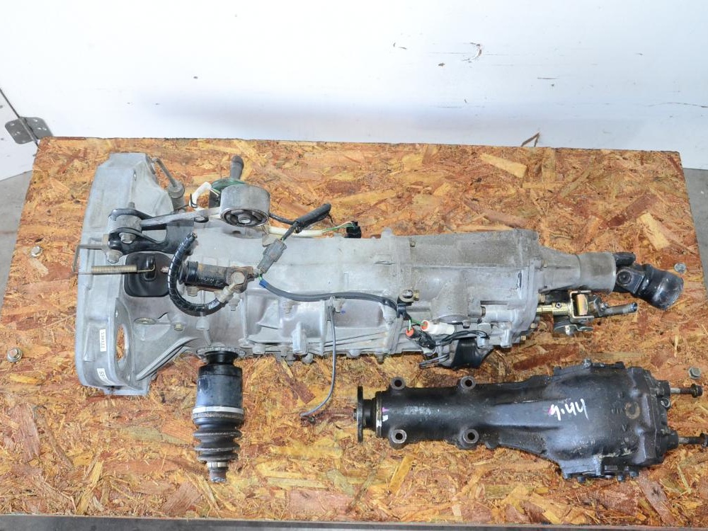 2002-2005 Subaru Impreza WRX Manual Transmission AWD with Rear Differential JDM LOW MILE: Image 2